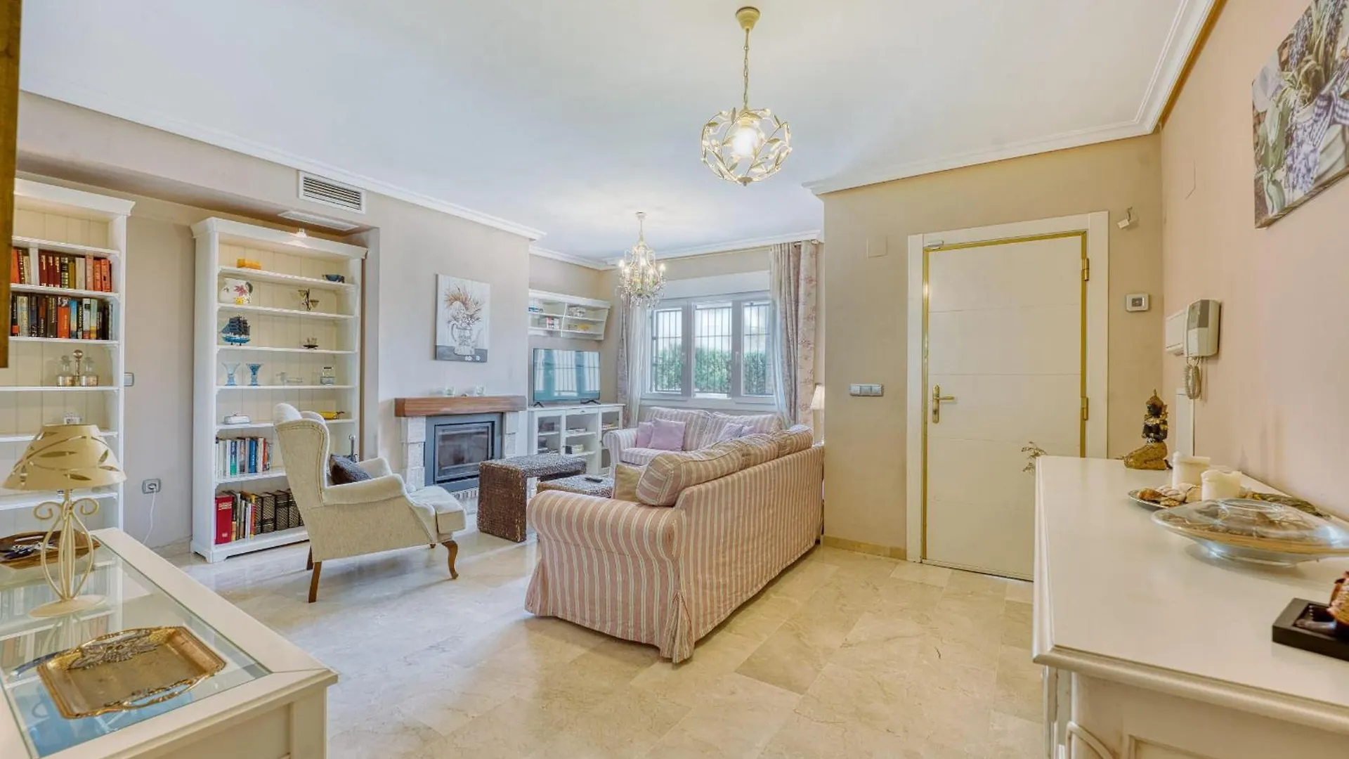 1107 Marbella Beach Front House Holiday home